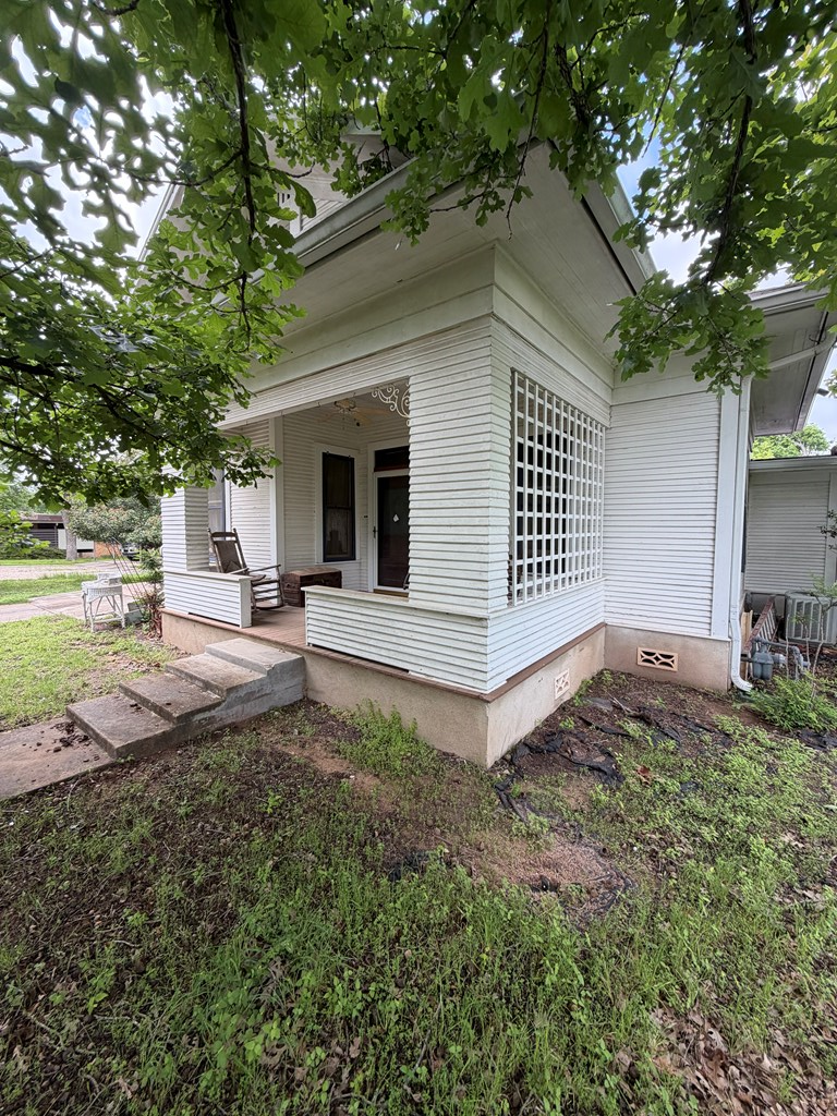 307 Fulton St, Fredericksburg, TX 78624 - #3