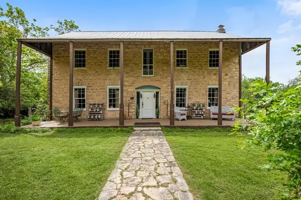 426 E Ranch Rd 962, Round Mountain, TX 78663