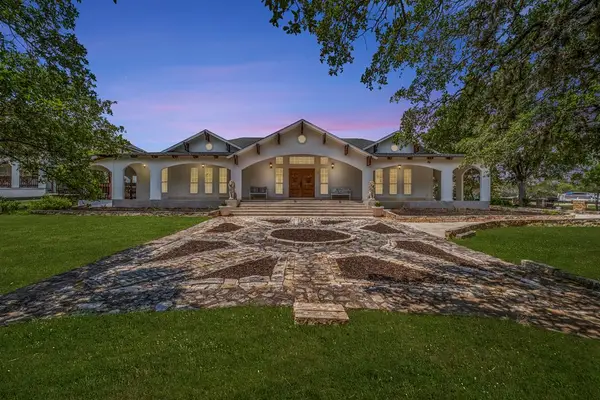 1100 W Hwy 39, Ingram, TX 78025