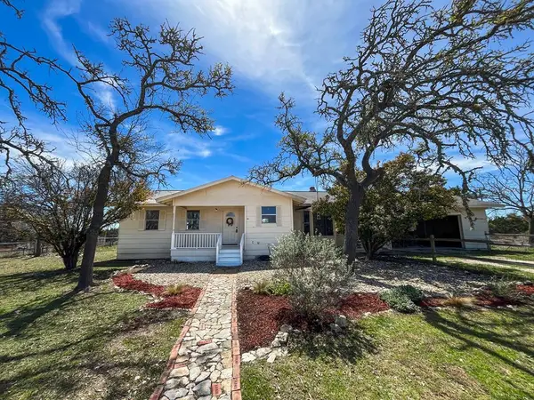 105 Peggy St, Mountain Home, TX 78058