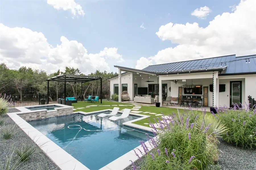 845 Coronado Dr, Kerrville, TX 78028 - #2