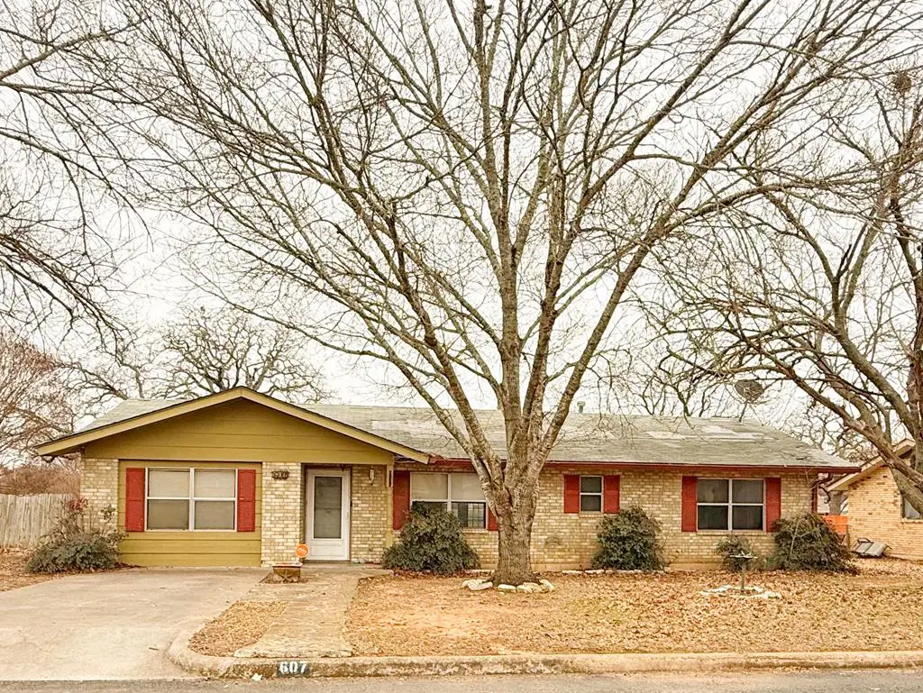 607 N Bowie, Fredericksburg, TX 78624 - #1