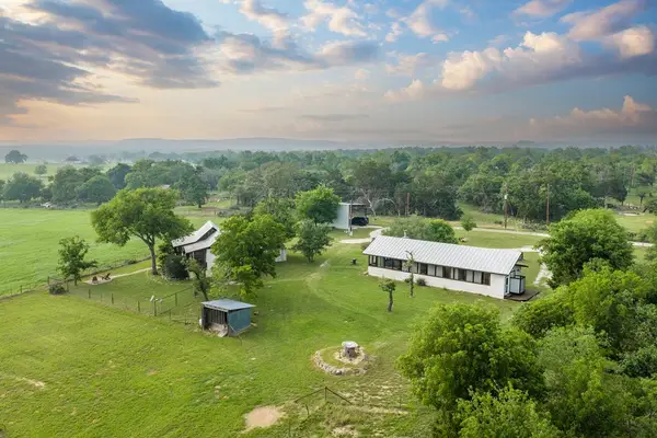 514 Knopp School Rd, Fredericksburg, TX 78624