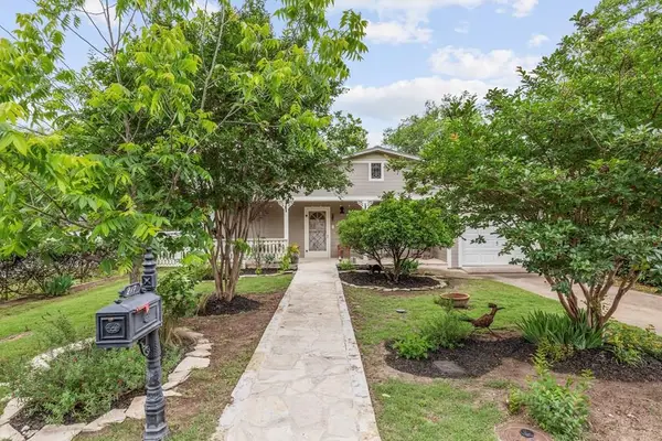 217 W Creek St, Fredericksburg, TX 78624