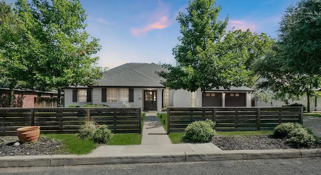 803 N Bowie, Fredericksburg, TX 78624 - #1