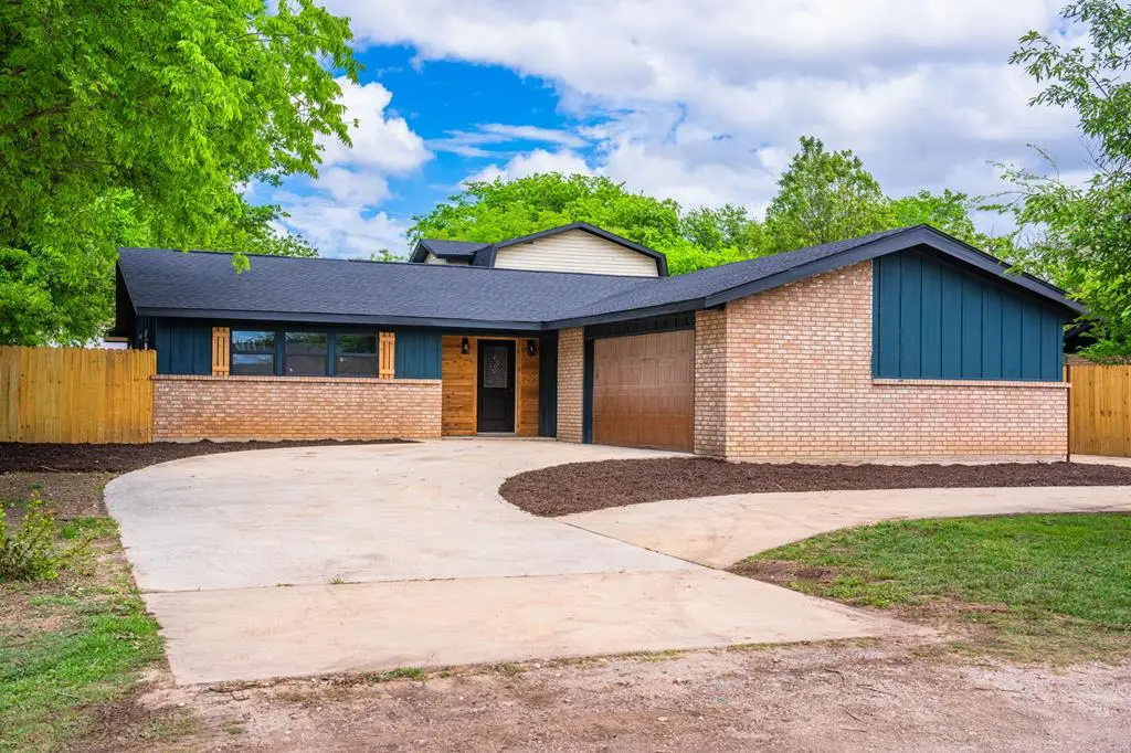 129 Willow Way, Kerrville, TX 78028 - #1