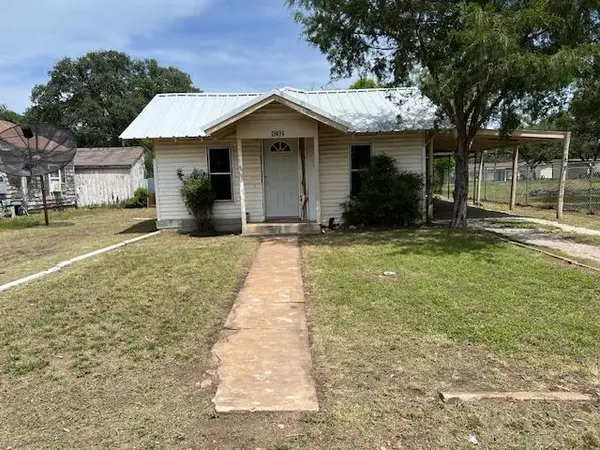 1803 S Pecan St, Brady, TX 76825