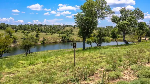 765 Ingram Ln, Fredericksburg, TX 78624