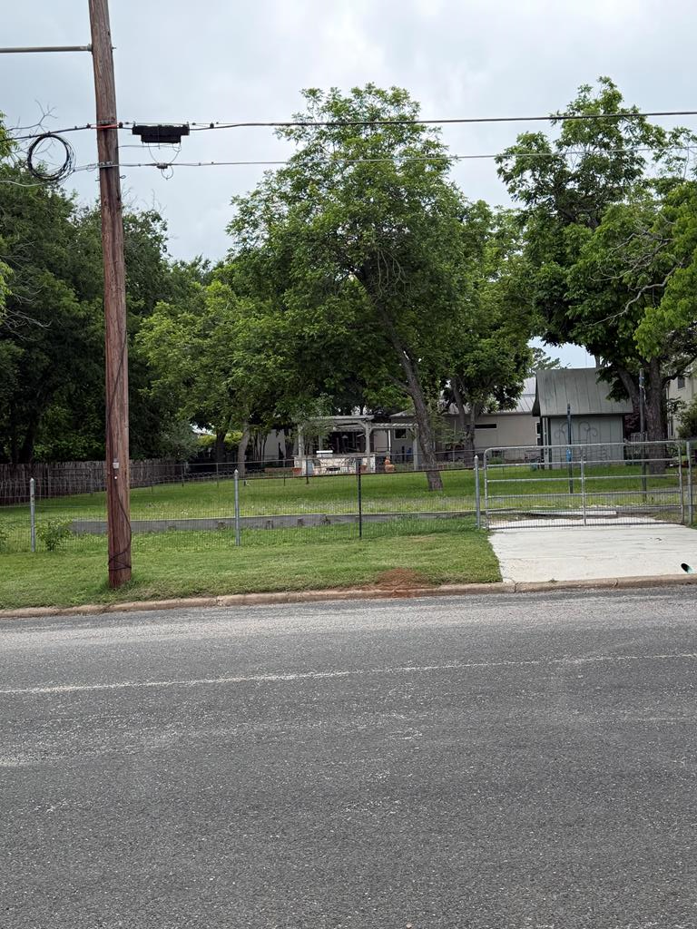 507 W Schubert St, Fredericksburg, TX 78624 - #1