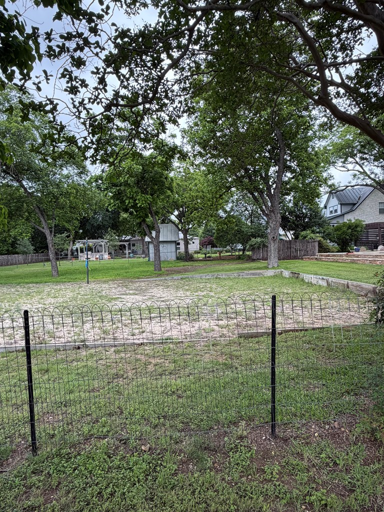 507 W Schubert St, Fredericksburg, TX 78624 - #2