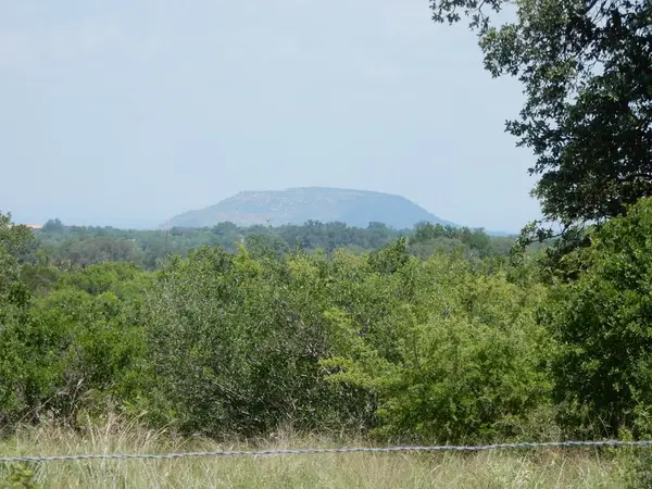 410 N Regu Rd, Fredericksburg, TX 78624
