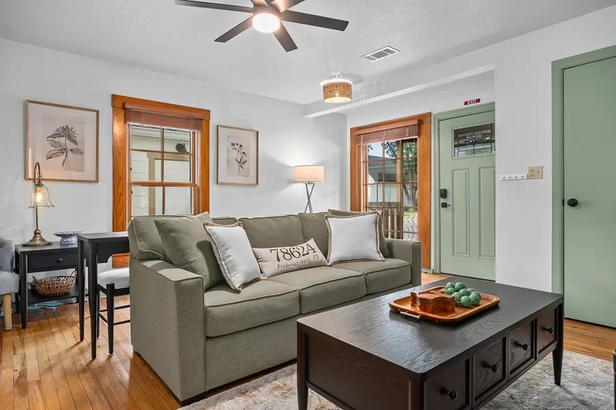 109 E College St, Fredericksburg, TX 78624 - #3