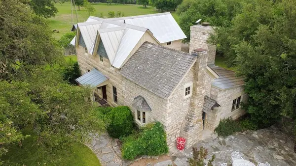 1251 Doebbler Rd, Fredericksburg, TX 78624