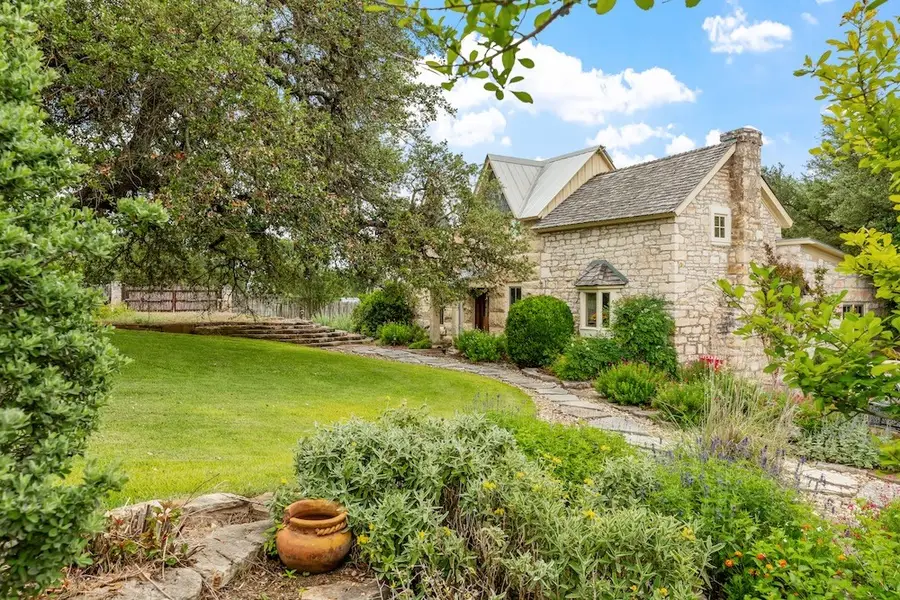1251 Doebbler Rd, Fredericksburg, TX 78624 - #2