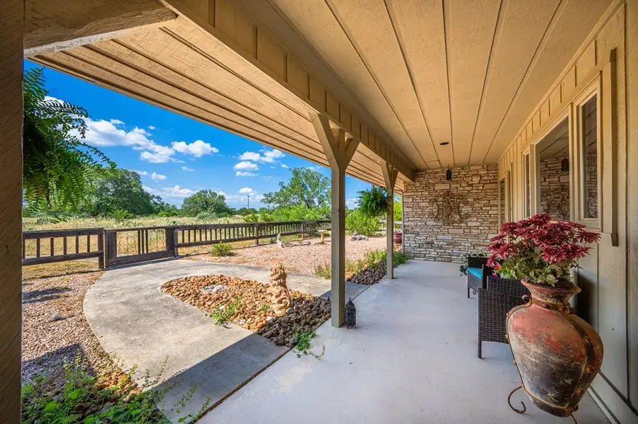 113 Indian Bluff Dr, Kerrville, TX 78028 - #2