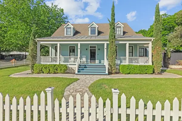 419 E Travis St, Fredericksburg, TX 78624