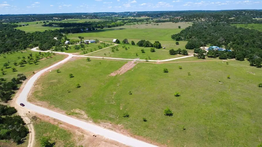 9 Baj Ln, Fredericksburg, TX 78624 - #2