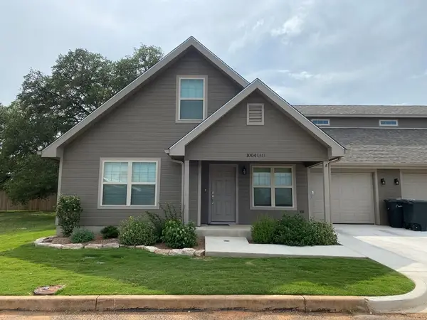 1004 E Hill St #A, Fredericksburg, TX 78624