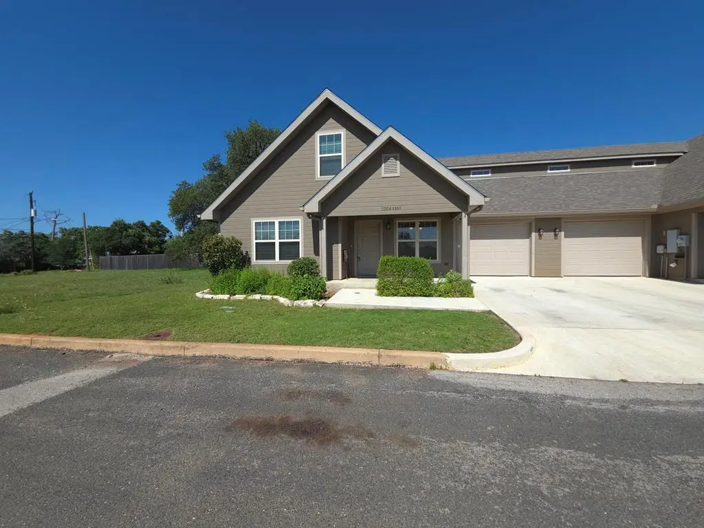 1004 B E Hill St, Fredericksburg, TX 78624 - #1