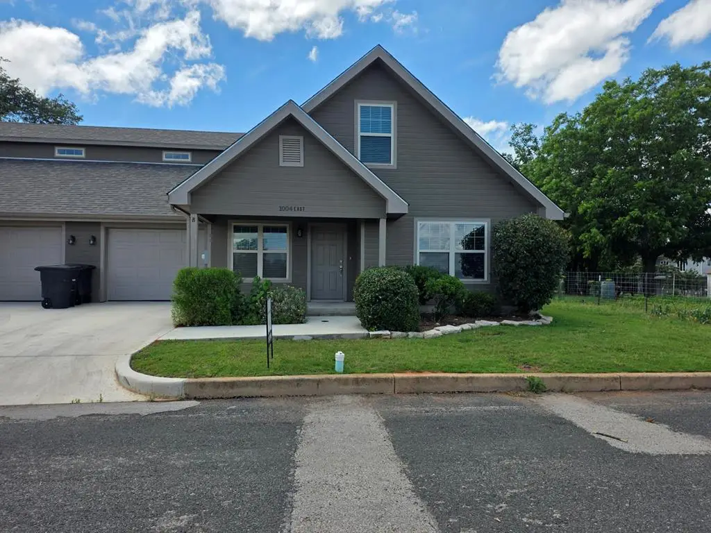 1004 E Hill St #B, Fredericksburg, TX 78624 - #1