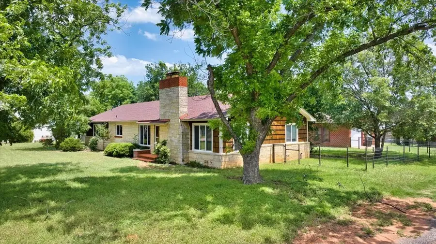 931 Doole St, Mason, TX 76856 - #3