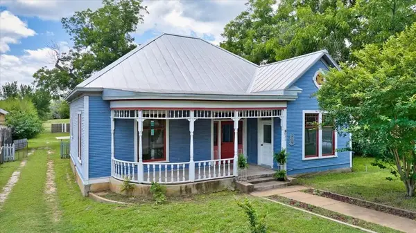 631 Westmoreland St, Mason, TX 76856