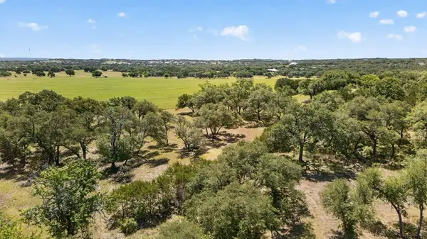 106 El Nopal Dr, Blanco, TX 78606