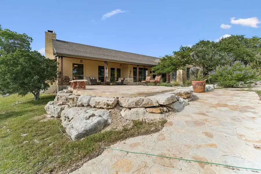 306 S Charles Rd, Kerrville, TX 78028 - #3
