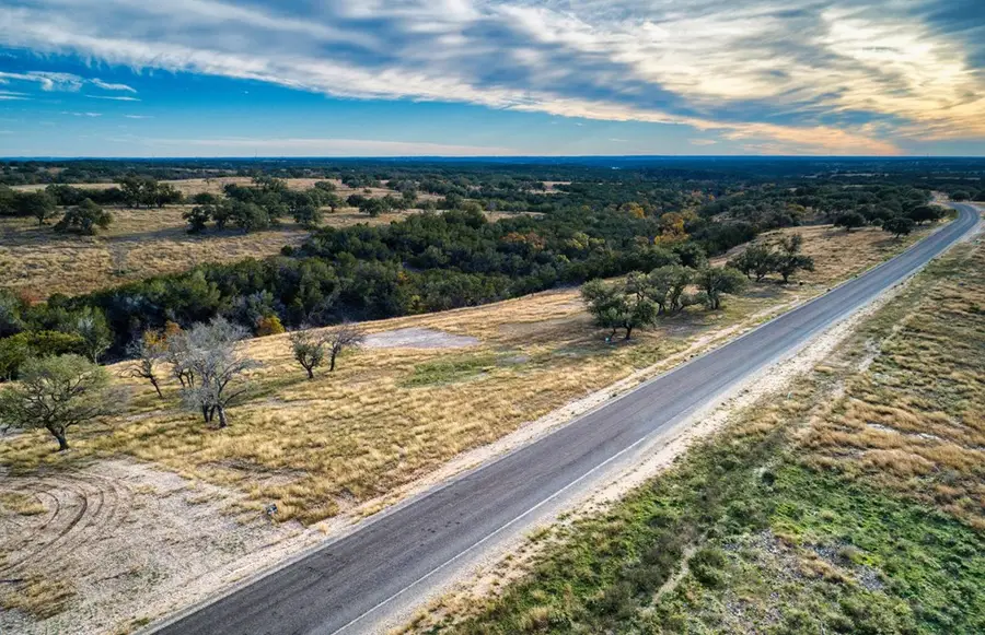 195 Wells Springs Dr, Kerrville, TX 78028 - #3