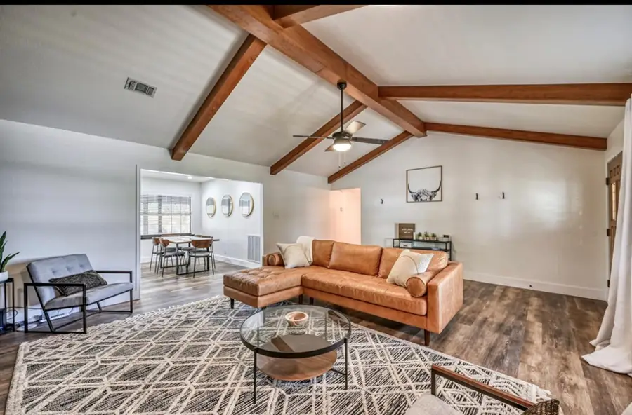 1009 Avenue D, Fredericksburg, TX 78624 - #3