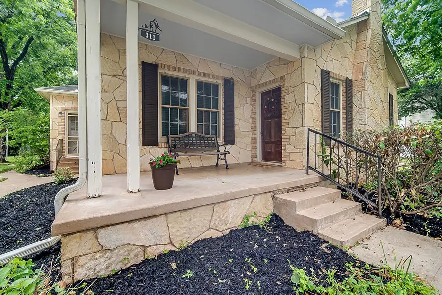311 W Austin St, Fredericksburg, TX 78624 - #3