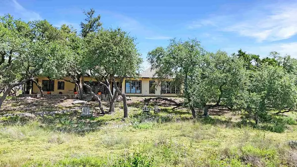815 Oxen Trail, Fredericksburg, TX 78624