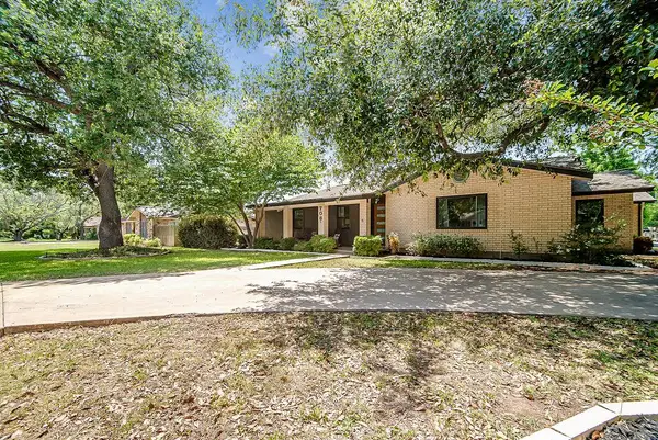 708 N Milam St, Fredericksburg, TX 78624
