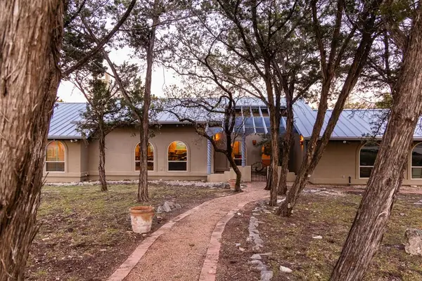 193 Rim Rock Circle, Ingram, TX 78025