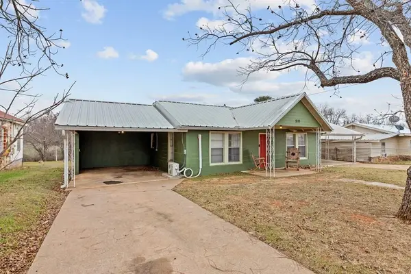 511 S Live Oak St, Mason, TX 76856