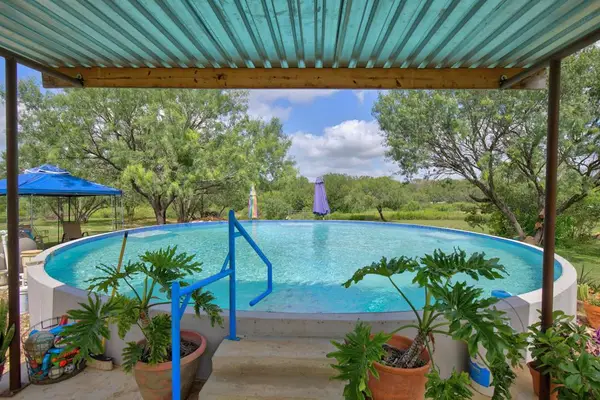 9998 Kirkner Rd, San Antonio, TX 78263