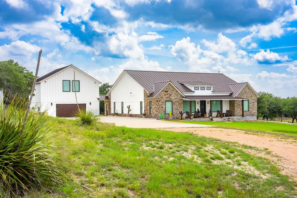 147 Gray Wolf, Blanco, TX 78606 - #1