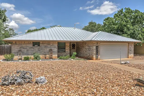 114 Edgewood Dr, Fredericksburg, TX 78624