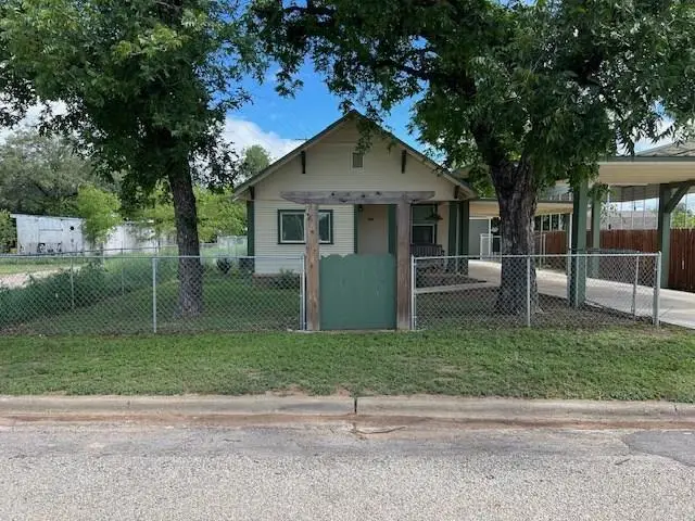 806 W 6th Street, Brady, TX 76825 - #2