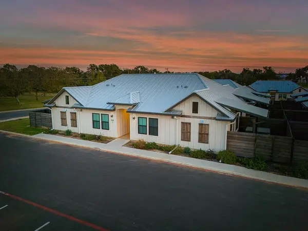 930 S Eagle St #104, Fredericksburg, TX 78624