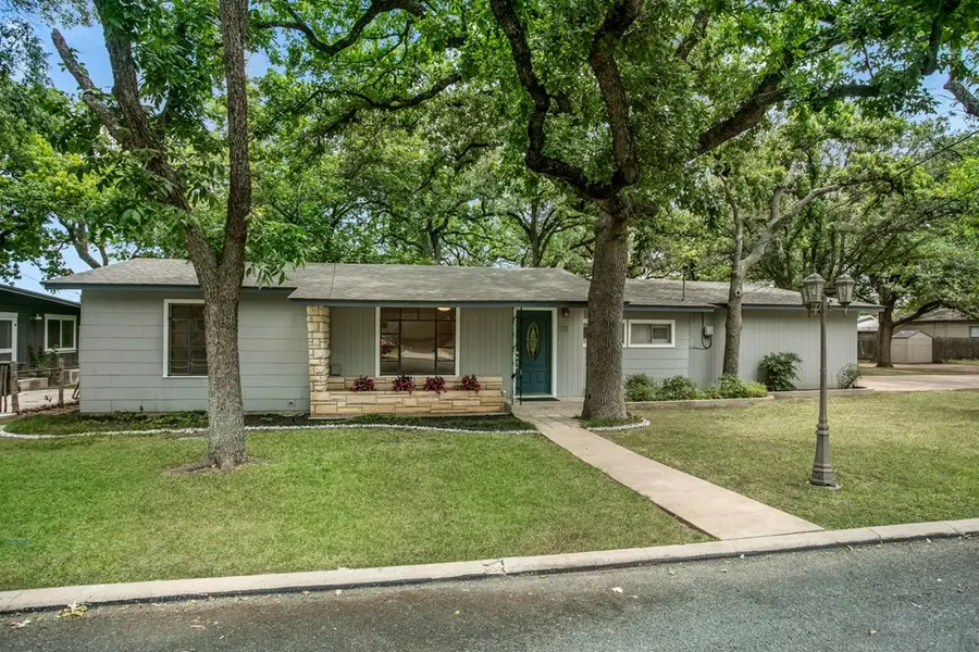 109 and 111 Beverly Dr, Fredericksburg, TX 78624 - #2
