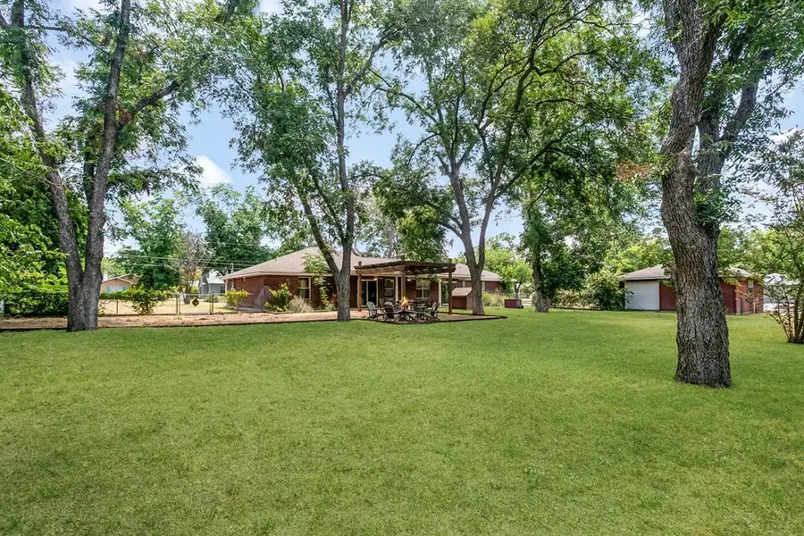 301 Hackberry St, Fredericksburg, TX 78624 - #2