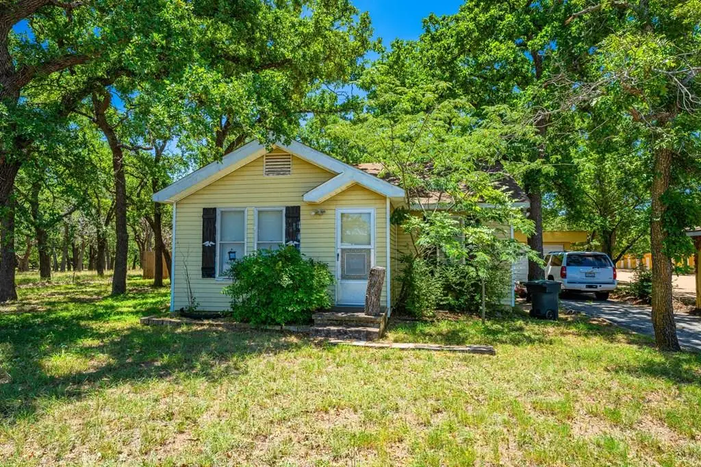 1709 N Llano St, Fredericksburg, TX 78624 - #1