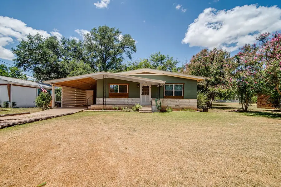 510 S Columbus, Fredericksburg, TX 78624 - #2