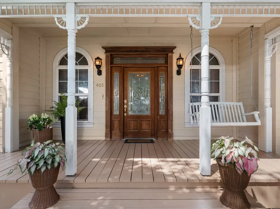 408 W Creek St, Fredericksburg, TX 78624 - #3