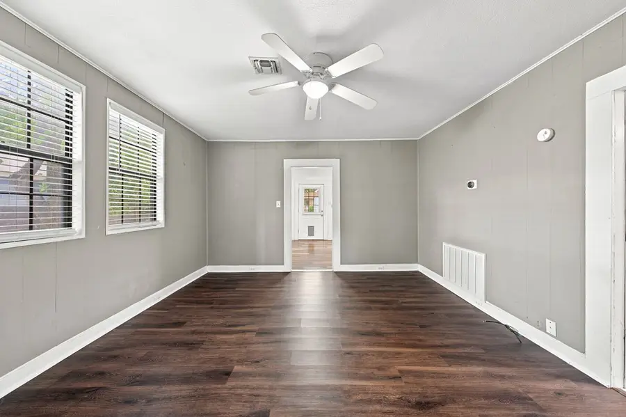 204 Davis Street, Kerrville, TX 78028 - #2