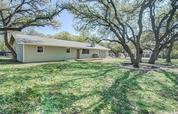207 W Haley Rd, Johnson City, TX 78636