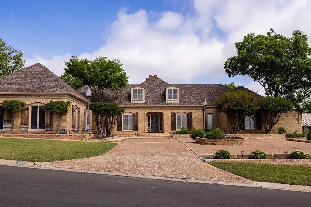 418 N Coronado Dr, Kerrville, TX 78028 - #1