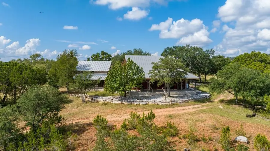 394 Ropes End Trl, Fredericksburg, TX 78624 - #2