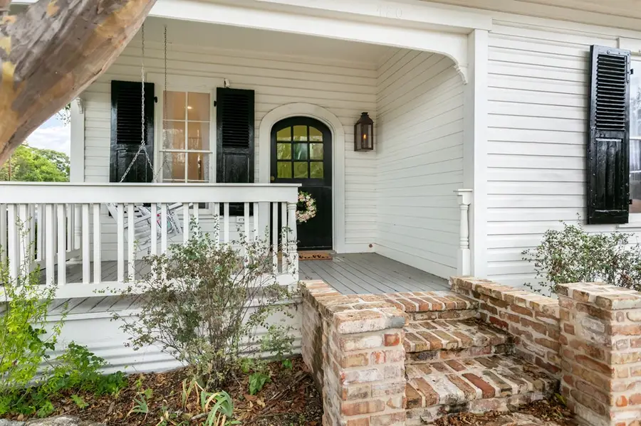 420 S Milam St, Fredericksburg, TX 78624 - #2